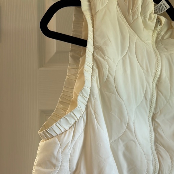90 Degree By Reflex Cream Quilted Vest Size Medium NWT - Picture 7 of 7